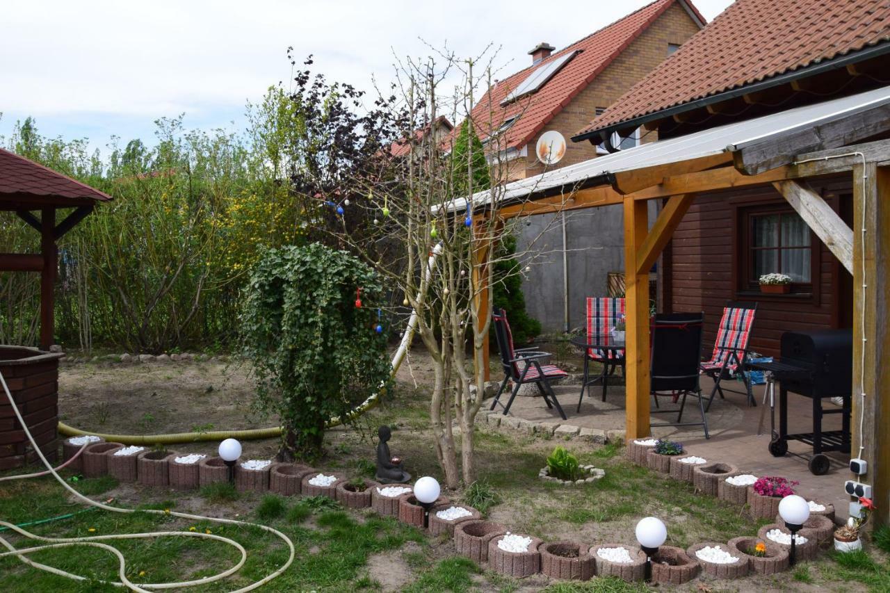 Fuenfeichener Weg 16 Apartman Eisenhüttenstadt Kültér fotó