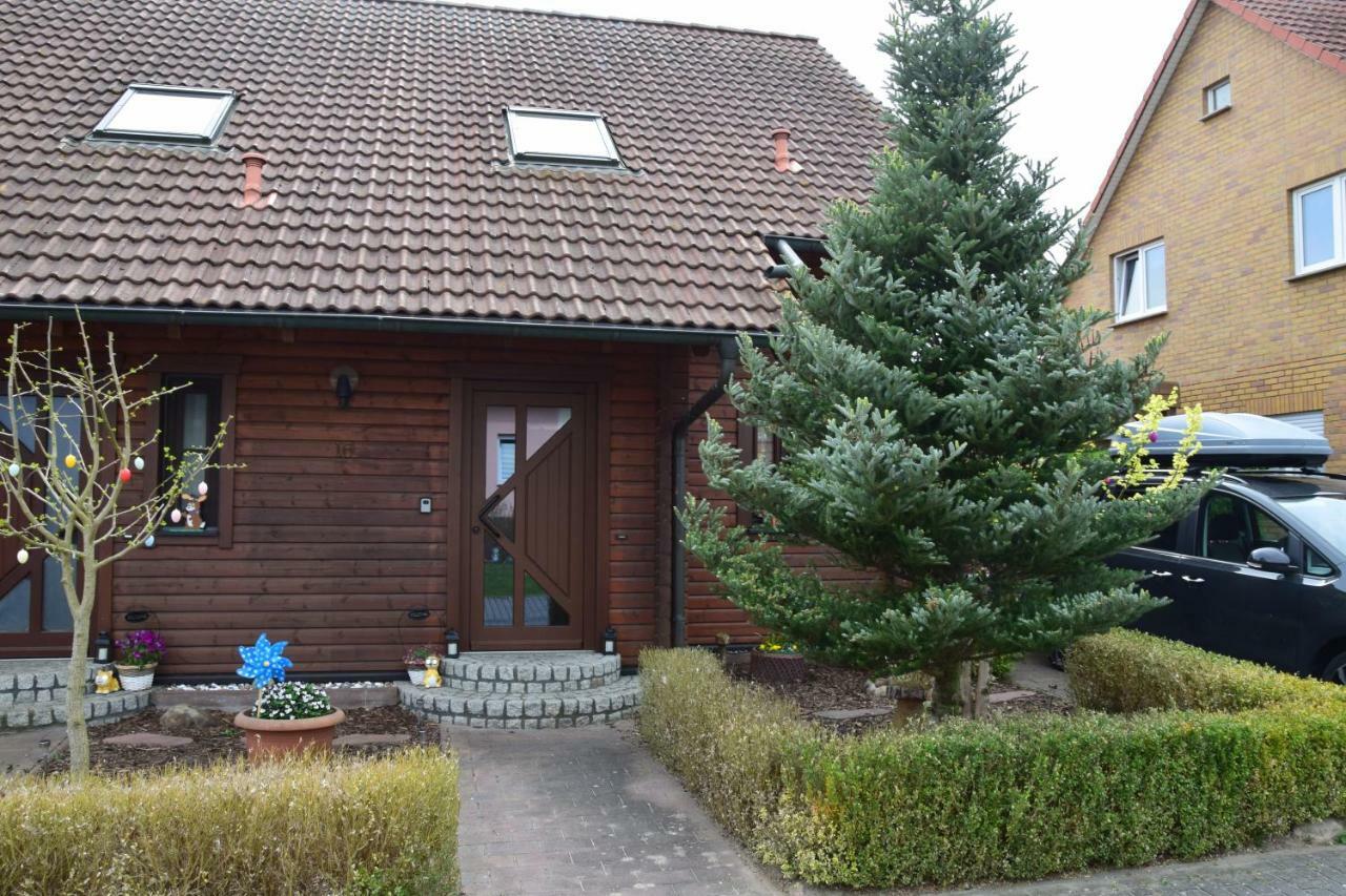 Fuenfeichener Weg 16 Apartman Eisenhüttenstadt Kültér fotó