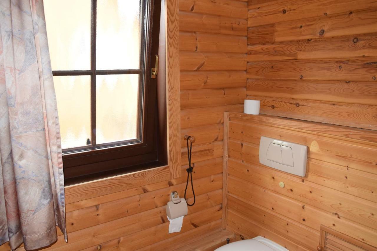 Fuenfeichener Weg 16 Apartman Eisenhüttenstadt Kültér fotó