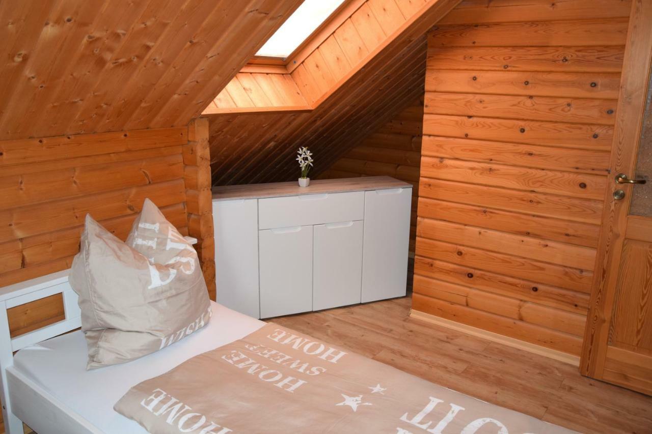 Fuenfeichener Weg 16 Apartman Eisenhüttenstadt Kültér fotó