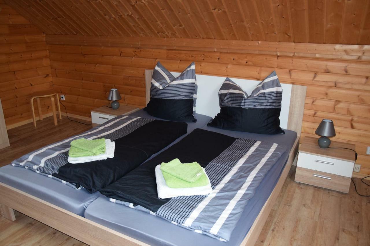 Fuenfeichener Weg 16 Apartman Eisenhüttenstadt Kültér fotó